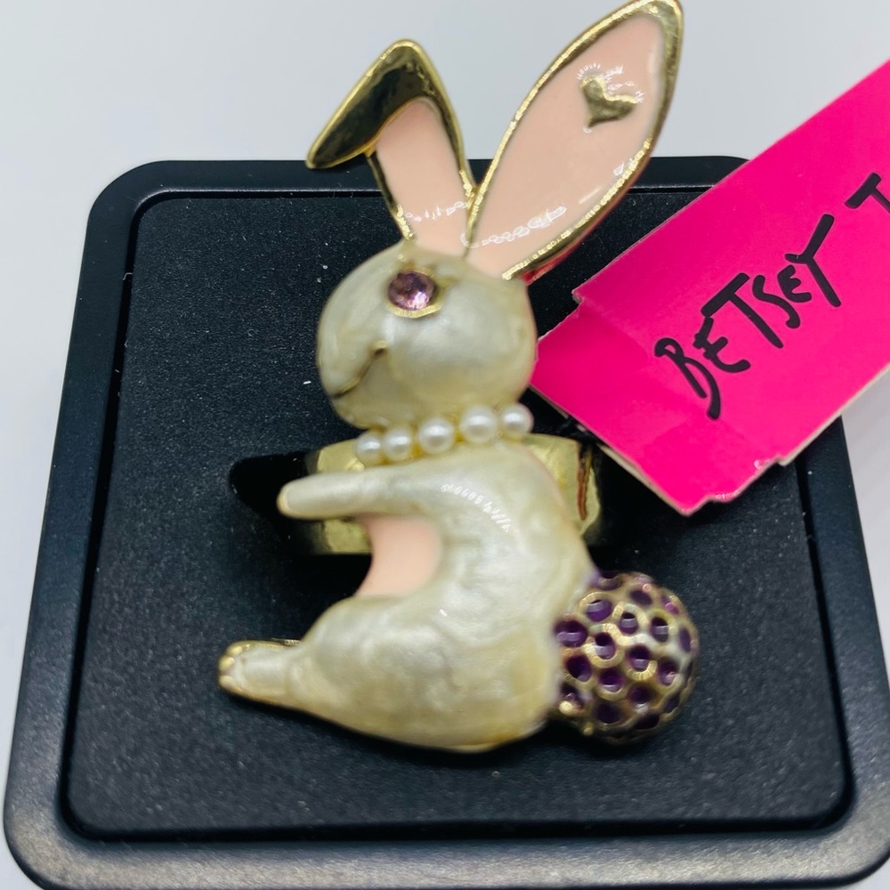 Betsey Johnson Ski Snow Bunny Collection Pave Sparkly Tail Rabbit ￼Rare Signed.